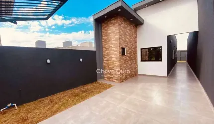 Casa a venda no Coopagro com passagem lateral e sobra de terreno