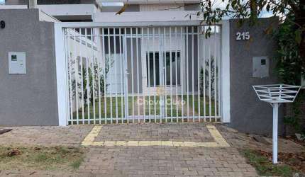 Casa com 03 quartos no Belmonte