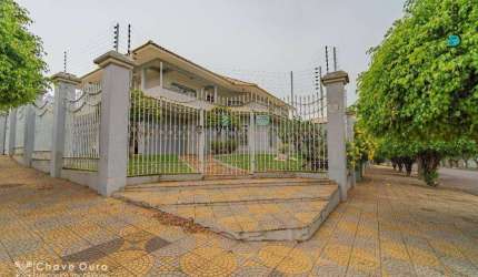 Sobrado à venda, 530 m² por R$ 2.700.000,00 - Country - Cascavel/PR