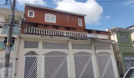 Sobrado 4 dormitórios 2 suítes DE 790 Mil Por 650 Mil