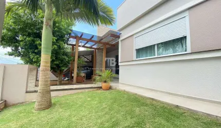 Casa no Santo Antônio: 360m² de Terreno, Quintal Encantador