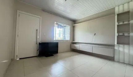 Casa térrea com 3 quartos e amplo quintal à venda em São Cristóvão