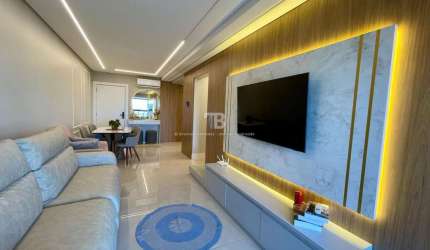 Apartamento semimobiliado com 2 quartos, suíte e 2 vagas no Centro de Chapecó