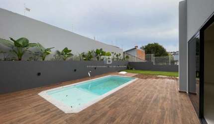 Casa de 3 Quartos com Piscina e Churrasqueira em Chapecó, SC