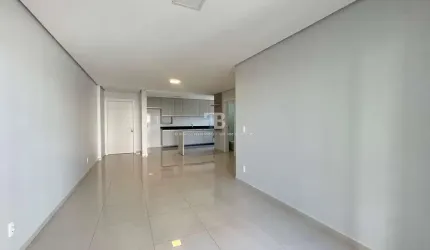 Apartamento semimobiliado com 3 quartos e varanda gourmet no Presidente Médici