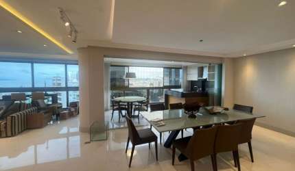Apartamento 3 suítes e 4 vagas, no Centro de Florianópolis