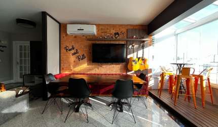 Apartamento 4 quartos (1 suíte) e 4 vagas no Centro