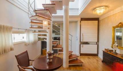 Cobertura triplex com 3 suítes e 2 vagas no Centro
