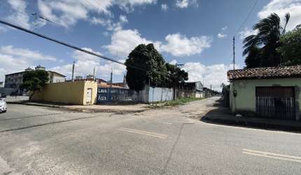 Terreno de esquina na Rua do Aririzal