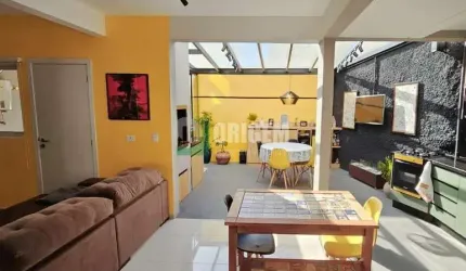 Casa Sobrado em Santa Cândida - Curitiba, PR