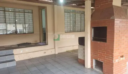 Sobrado espaçoso no Bairro Alto.