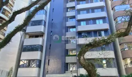 Apartamento 4 quartos em frente ao Clube Curitibano.