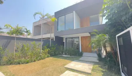 Casa em condomínio fechado com 4 quartos à venda na Rua Mário Albuquerque, Barra da Tijuca, Rio de Janeiro, 300 m2 por R$ 4.200.000