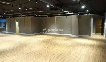 Sala comercial para alugar na Avenida Embaixador Abelardo Bueno, Barra da Tijuca, Rio de Janeiro, 201 m2 por R$ 15.000