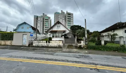 Terreno à venda no Velha, Blumenau  por R$ 799.000