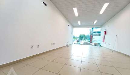 Sala comercial com 1 sala para alugar no Velha, Blumenau , 50 m2 por R$ 2.000