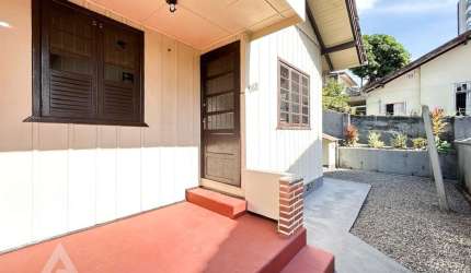 Casa com 3 quartos para alugar no Velha, Blumenau , 110 m2 por R$ 2.200