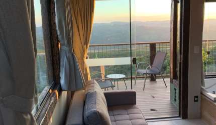 Lindo Chalé com Hidromassagem vista exuberante