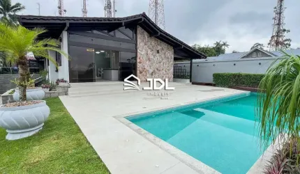 Casa de alto padrão, linda e espaçosa no bairro Ponta Aguda.