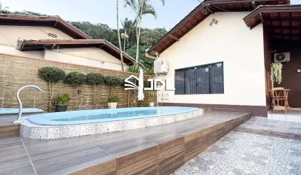 Casa à venda no bairro Ponta Aguda