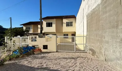Sobrado 2 dormitorios em Potecas Oportunidade
