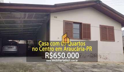 Casa com 3 dormitórios à venda, 141 m² por R$ 650.000,00 - Centro - Araucária/PR