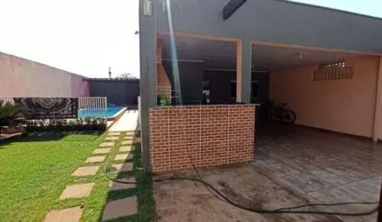 linda casa com piscina a venda