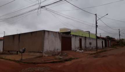 CASA A VENDA NO CHAPEU DO SOL  VG