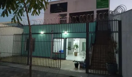 Ótimo Prédio Comercial no Tijucal