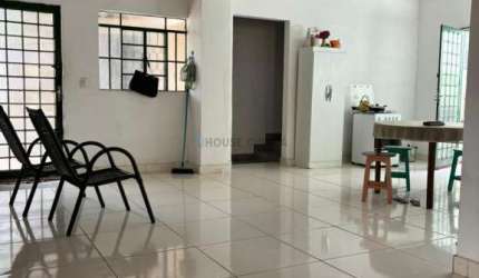 Vendo Casa com 4 Quartos - 2 Suítes - Ampla - Duque de Caxias