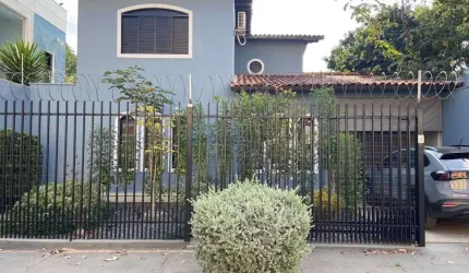 Casa a venda no bairro Shangri-la