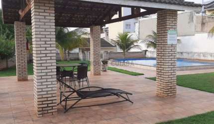 Casa de Condomínio em laje - 3/4 sendo um suíte