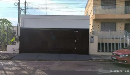 Vende ou Aluga Casa Muito Boa de morar na Região Central