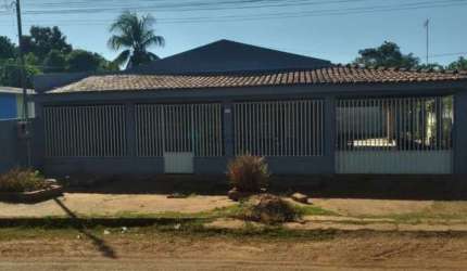 CASA  A  VENDA  EM  STO ANTONIO LEVERGER
