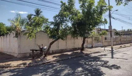 Vendo Casa Grande com 6 KitNet de Esquina no Jardim Paulista