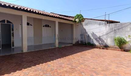 Vendo casa no Bairro Jardim Universitário
