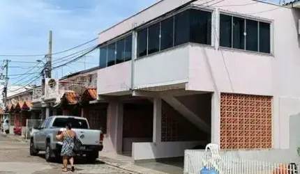 Casa no condomínio shangri-lá