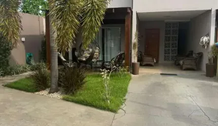 Vendo Sobrado  em  Condomínio Centro Sul de Várzea Grande