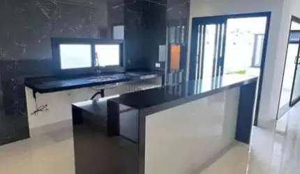 Linda e Luxuosa casa Térrea no condomínio Primor das torres