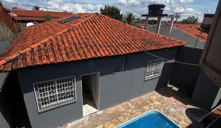 Vendo Casa Grande com Piscina No Tijucal