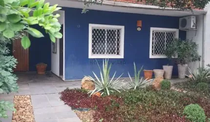 Alugo Sobrado com 3 quartos - Cond. Fechado - Jardim Califórnia