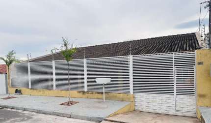 Casa à Venda no CPA 2 - Conforto e Espaço para Sua Família