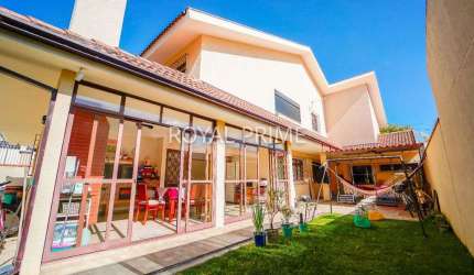 Sobrado de Rua com Quintal e 5 quartos à venda, 267 m² - Seminário - Curitiba/PR