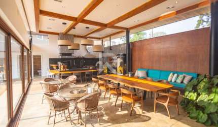 Casa Luxuosa com Vista para o Jardim, 4 Suítes, Venda, 778 m² - Santa Felicidade - Curitiba/PR