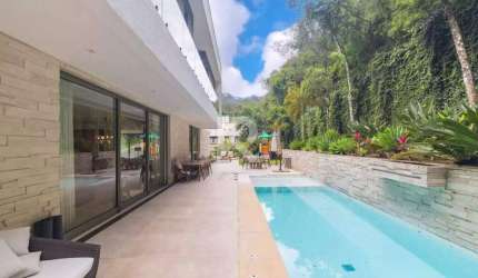 Casa de Alto Padrão com Piscina Aquecida, 04 Suítes e 08 Vagas - Venda - Ecoville - Curitiba/PR