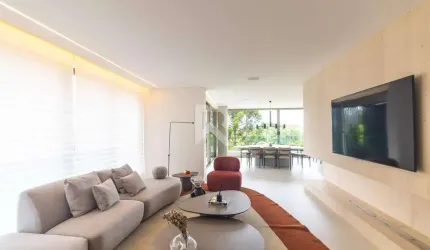 Apartamento Decorado com 3 Suítes e Área Social Integrada - Aluguel 282m² - Curitiba/PR