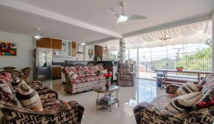Casa com 3 dormitórios à venda, 500 m² por R$ 1.400.000,00 - Santo Inácio - Curitiba/PR