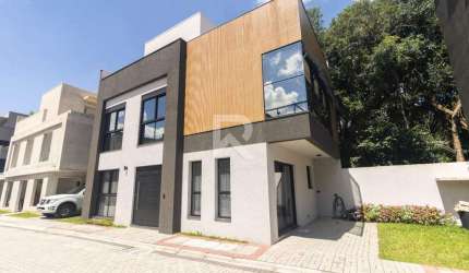 Casa com Terraço, 3 Quartos, Locação, 134 m² - Santa Felicidade - Curitiba/PR