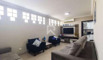 Casa Térrea com Espaço Gourmet, 4 quartos e 2 vagas à venda – Campo Comprido/Curitiba - PR