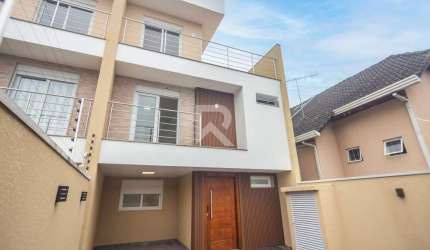Casa moderna com jardim, 3 quartos, 2 Vagas para locação – Santo Inácio, Curitiba/PR